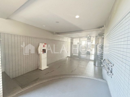 �G���g�����X -