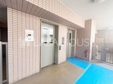 �G���g�����X -