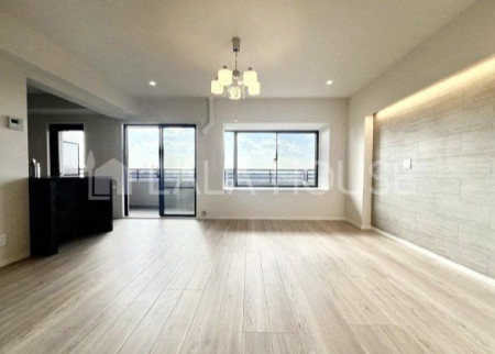 ���r���O �S�����t�H�[���ς݂̐V�����Z�܂��ŁA���K�ȕ�炵���������ŐV�̐ݔ��ƃf�U�C���ŁA�S�n�悢��Ԃ����񋟂��܂��B