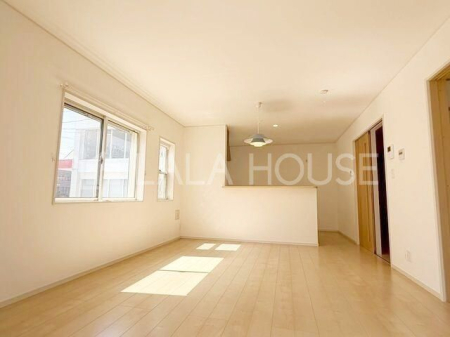 ���r���O ���t�H�[���ς݂̐V�����Z�܂��ŁA���K�ȕ�炵��������