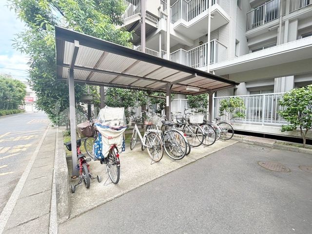 ���̑� ���֏�͉����t���Ȃ̂ŁA�J���̉e����h�����Ƃ��ł��܂��B