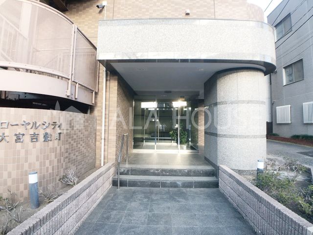 �G���g�����X -