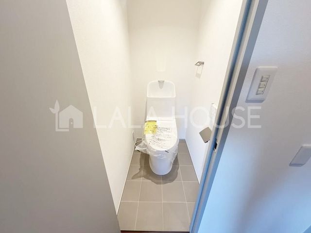 �g�C�� �g�C���ɂ͉��K�ȉ������֍��t��