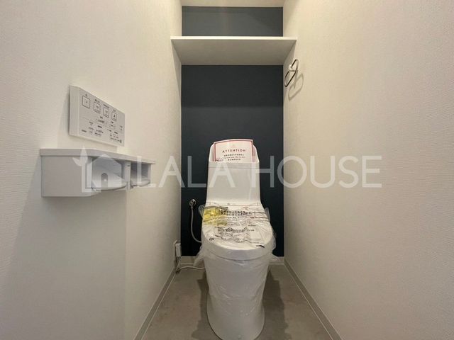 �g�C�� �g�C���ɂ͉��K�ȉ������֍��t�����ʐ^��2025�N3�����t�H�[��������O�̎ʐ^�ł��B