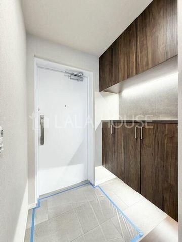 ���� ���։��ɃV���[�Y�{�b�N�X�����Ă���̂ŁA�Еt�������ւ��L�[�v�ł��܂���