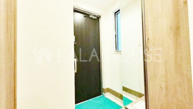 ���� �V��܂ł̍���������^�b�v�����֎��[��