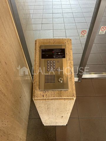 �G���g�����X �s�R�҂⊩�U���Ȃǂ��������ɗ�������̂�h���I�[�g���b�N�t���B