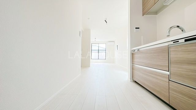 Lb` -
