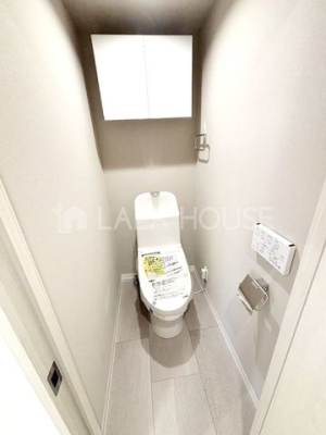 �g�C�� �g�C���ɂ͉��K�ȉ������֍��t��