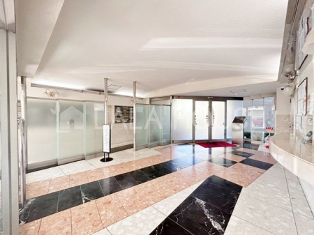 �G���g�����X �I�[�g���b�N�t�����L���ւŕs�R�҂��V���b�g�A�E�g�I���q���܂̂�����Ԃɂ����S�ł���