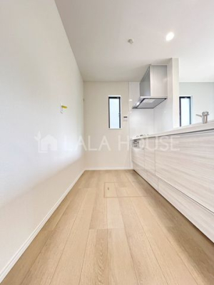 �L�b�`�� �①�ɂ�J�b�v�{�[�h��u���Ă������Ȃ�Ȃ��L�b�`���X�y�[�X��