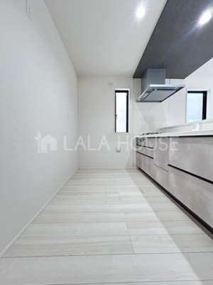 �L�b�`�� �①�ɂ�J�b�v�{�[�h��u���Ă������Ȃ�Ȃ��L�b�`���X�y�[�X��
