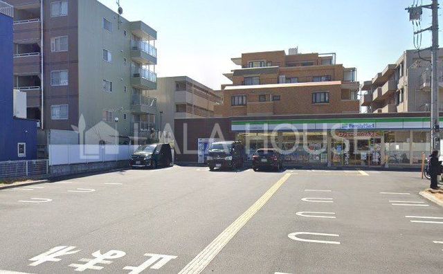 ���ӊ� �t�@�~���[�}�[�g�������ܗ�J�l���ړX �k��2���B 150m