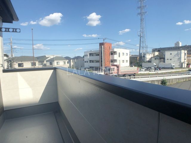 ̑ -