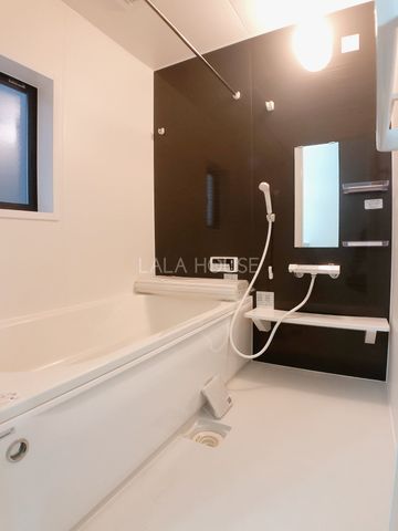 浴室 浴室乾燥機はカビ防止に、天気を気にせず洗濯を干せて大活躍